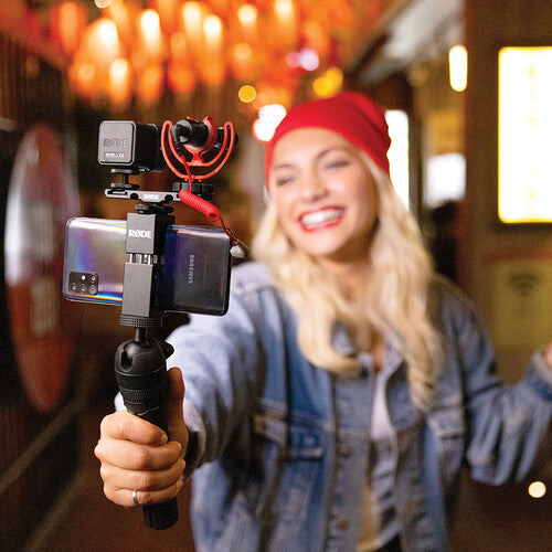 RØDE Vlogger Kit Universal – Shotgun Mic, Light & Tripod for 3.5mm Smartphones