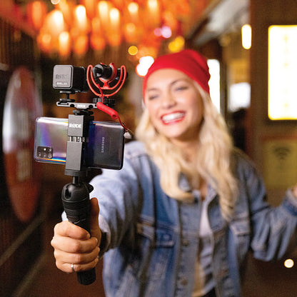 RØDE Vlogger Kit Universal – Shotgun Mic, Light & Tripod for 3.5mm Smartphones